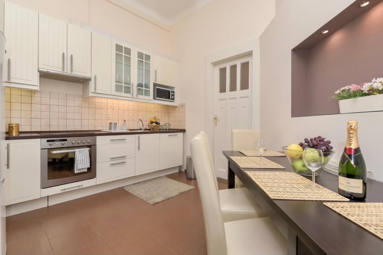 Corvina Apartment Budapest With Free Private Parking Ngoại thất bức ảnh