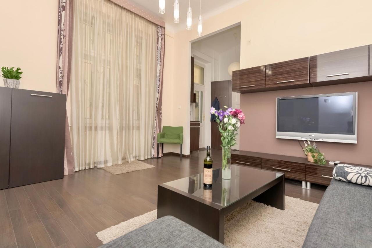 Corvina Apartment Budapest With Free Private Parking Ngoại thất bức ảnh